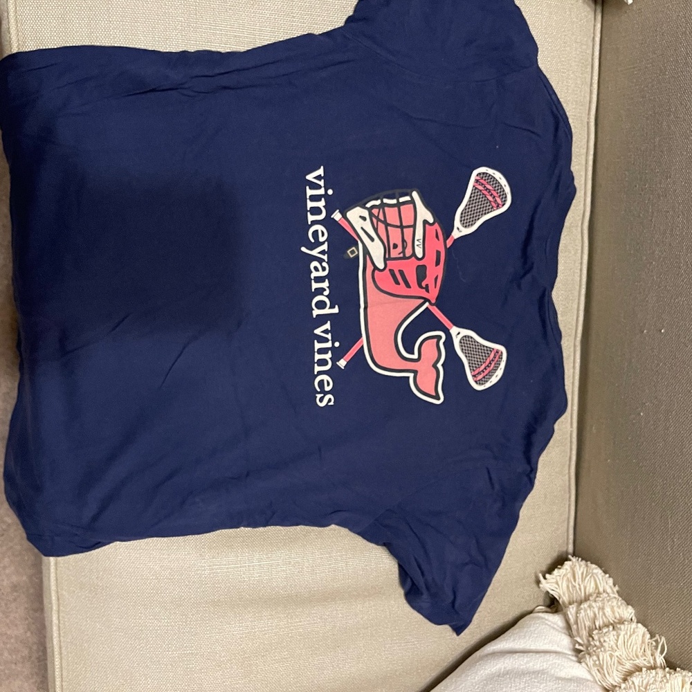Vineyard Vines lacrosse tshirt size large navy